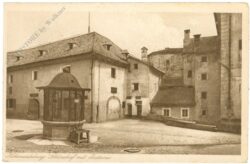 salzburg, festung hohensalzburg, schlosshof mit zisterne