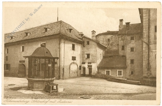 salzburg, festung hohensalzburg, schlosshof mit zisterne salzburg, festung hohensalzburg, schlosshof mit zisterne