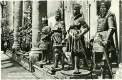 innsbruck, hofkirche, rechtsseitige statuengruppe