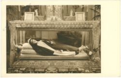 innsbruck, theresienschrein in der kapelle des missionsinstitutes ss. trinitas