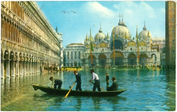 venedig, ausnahms springflut auf dem markusplatz