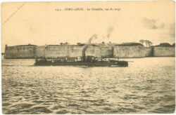 port louis, la citadelle, vue du large