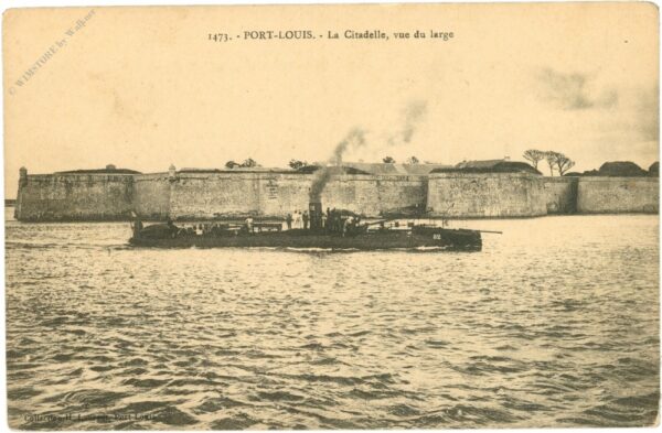 port louis, la citadelle, vue du large