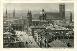 münchen, blick von der ludwigskirche auf stadt und gebirge