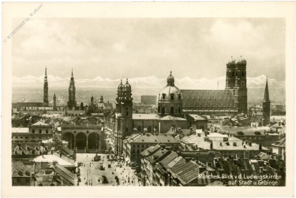 münchen, blick von der ludwigskirche auf stadt und gebirge