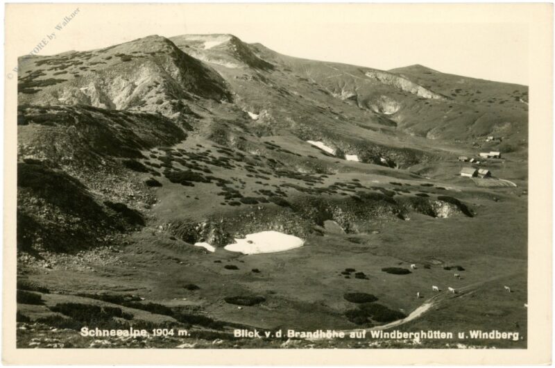 schneealpe, blick von der brandhöhe auf windberghütten und windberg schneealpe, blick von der brandhöhe auf windberghütten und windberg