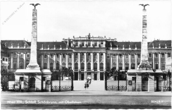 wien 13, schloss schönbrunn, mit obelisken