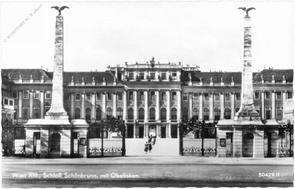 wien 13, schloss schönbrunn, mit obelisken