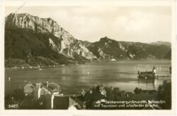 gmunden, schloss ort mit traunstein und schlafender griechin