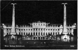 wien 13, schloss schönbrunn, bei nacht
