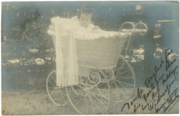 baby im kinderwagen baby im kinderwagen