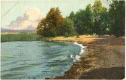 wellen am ufer des sees