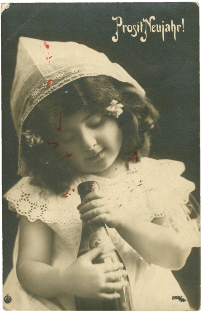 neujahr, mädchen mit flasche neujahr, mädchen mit flasche