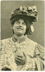 dame mit hut