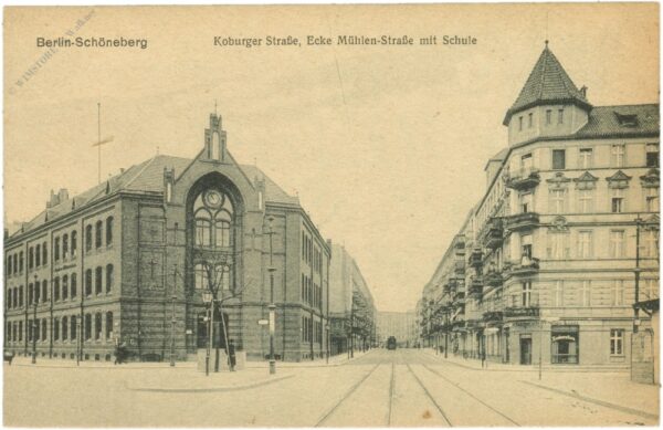 berlin, schöneberg, koburger straße, ecke mühlen strasse mit schule