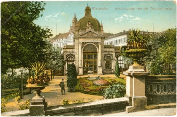 wiesbaden, kochbrunnen von der taunusstrasse