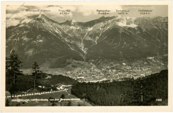 innsbruck, mit nordkette von der brennerstrasse