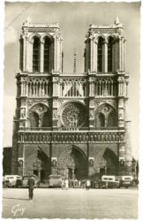 paris, facade de la cathedrale notre dame