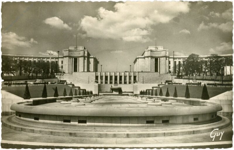 paris, le palais de chaillot vu des jardins paris, le palais de chaillot vu des jardins
