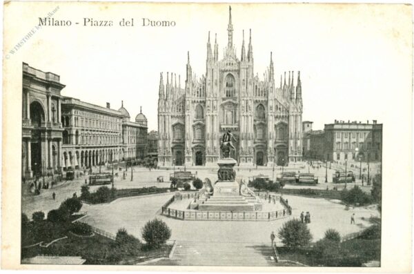 milano, piazza del duomo