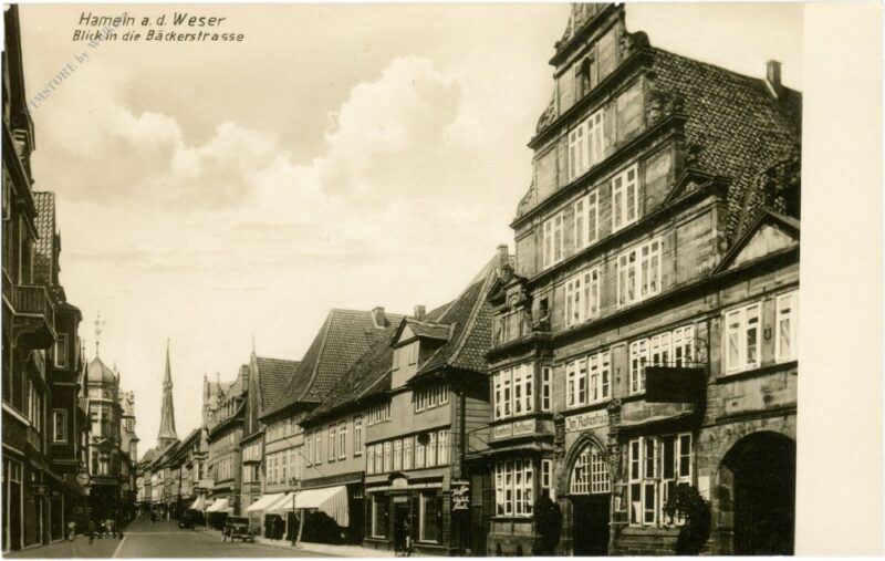 hameln an der weser, blick in die bäckerstrasse hameln an der weser, blick in die bäckerstrasse
