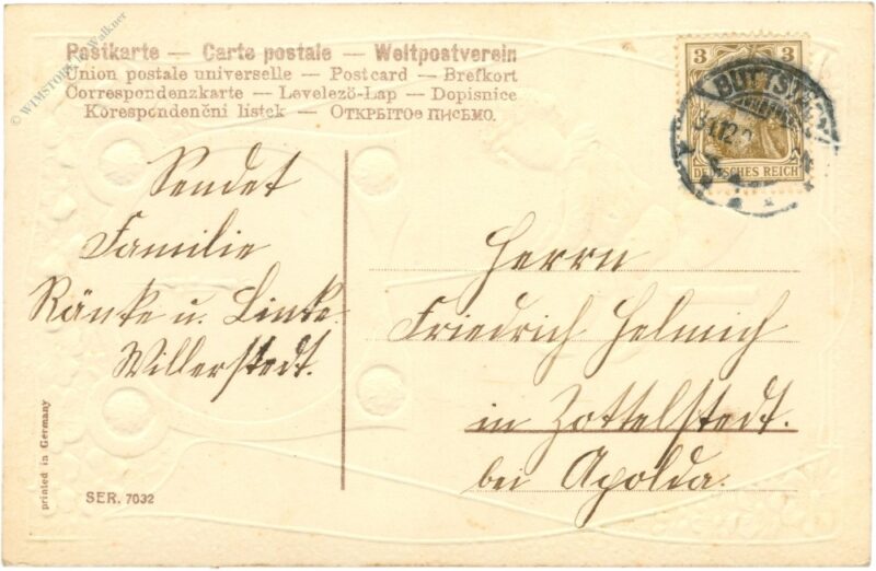 neujahr, die uhr schlägt mitternacht