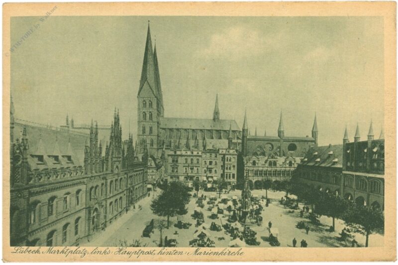 lübeck, marktplatz links, hauptpost hinten, marienkirche lübeck, marktplatz links, hauptpost hinten, marienkirche