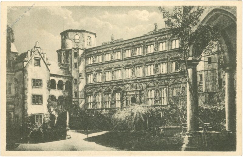 heidelberg, der schlosshof bei mondschein heidelberg, der schlosshof bei mondschein