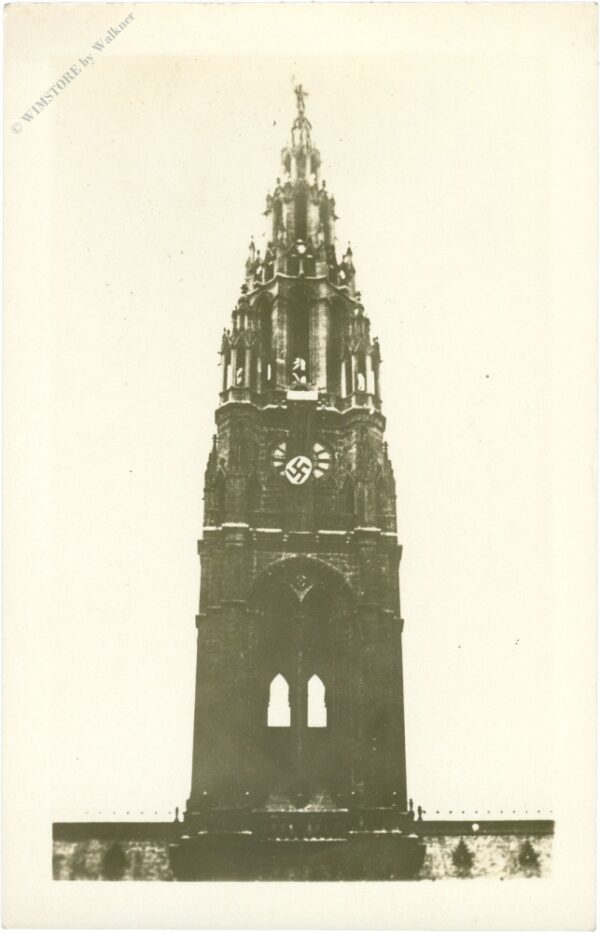 turm mit hakenkreuzfahne