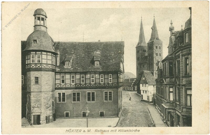 höxter an der weser, rathaus mit kilianikirche höxter an der weser, rathaus mit kilianikirche