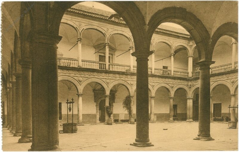 toledo, patio del hospital de san juan bautista toledo, patio del hospital de san juan bautista