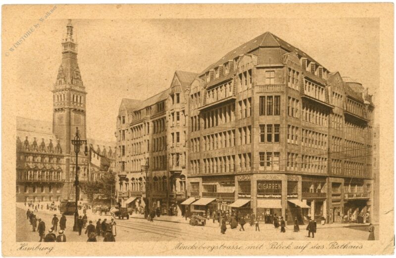 hamburg, mönckebergstrasse mit blick auf das rathaus hamburg, mönckebergstrasse mit blick auf das rathaus