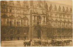 hamburg, das beschossene rathaus, einrücken der reichswehrtruppen