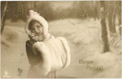 neujahr, dame mit muff im schnee