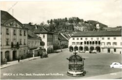 bruck an der mur, hauptplatz mit schlossberg