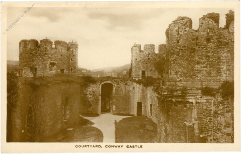 conwy, conwy castle, courtyard conwy, conwy castle, courtyard