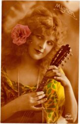 dame mit mandoline