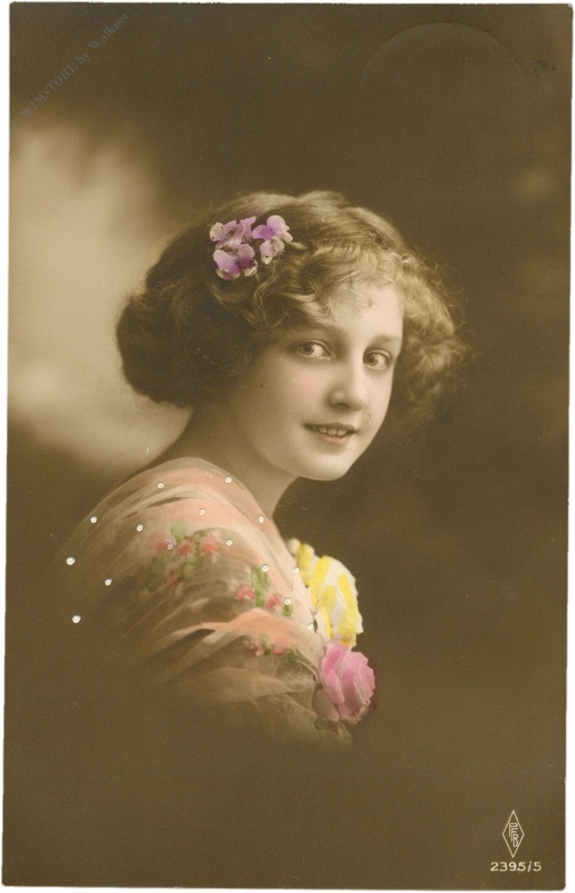junge frau mit blumen junge frau mit blumen
