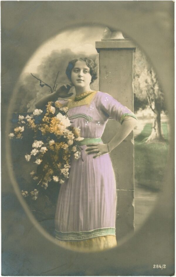 dame mit blumen