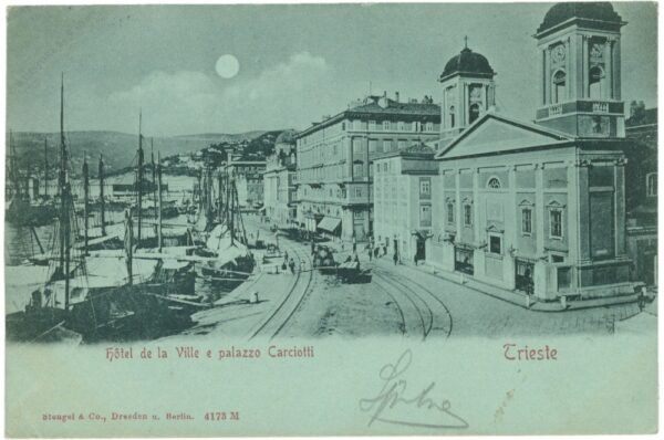 triest, rathaus und carciotti platz