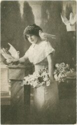 dame mit tauben und blumen