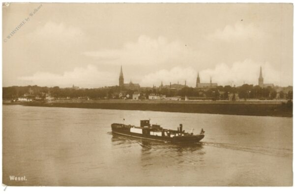 schiff am fluss schiff am fluss