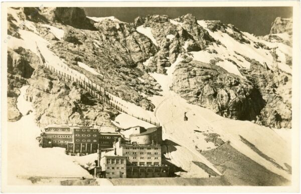 bayrische zugspitzbahn, hotel schneefernerhaus am zugspitzplatt