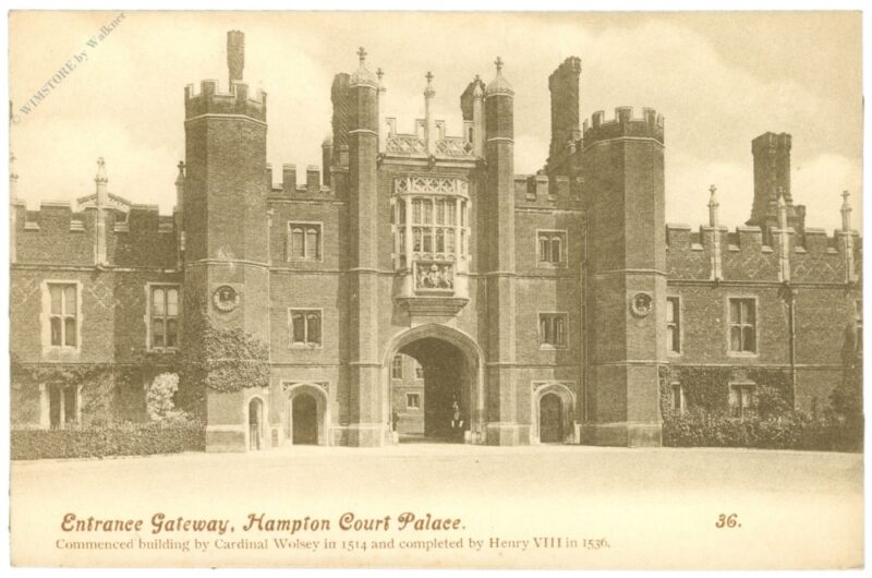 london, hampton court palace, entrance gateway london, hampton court palace, entrance gateway