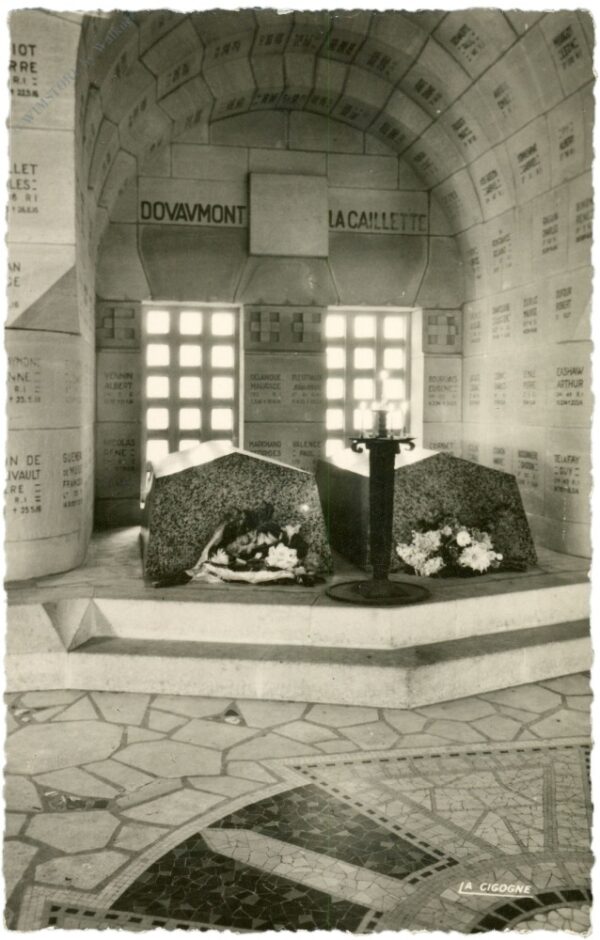 douaumont, nische im kloster