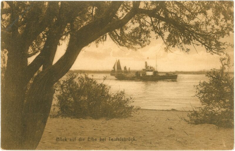 hamburg, blick auf die elbe bei teufelsbrück hamburg, blick auf die elbe bei teufelsbrück