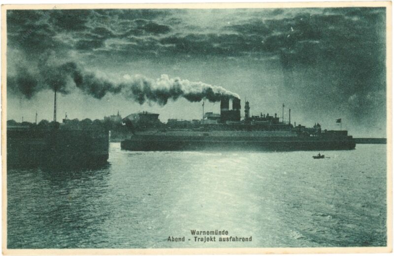 warnemünde, abend, trajekt ausfahrend warnemünde, abend, trajekt ausfahrend