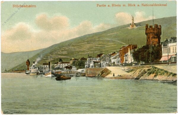 rüdesheim, partie am rhein mit blick auf nationaldenkmal