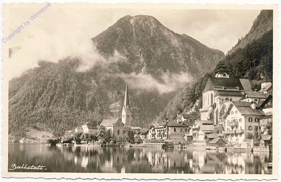 Hallstatt, Ortsansicht vom See aus gesehen