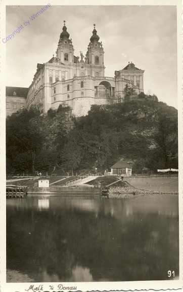 Melk, Stift Melk von der Donau gesehen